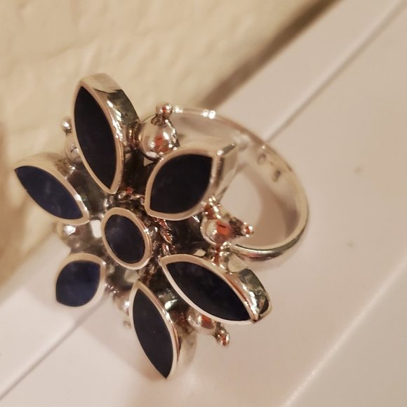 NWOT PERUVIAN High Quality Silver. Beautiful handmade dark blue flower ring. - Picture 5 of 11